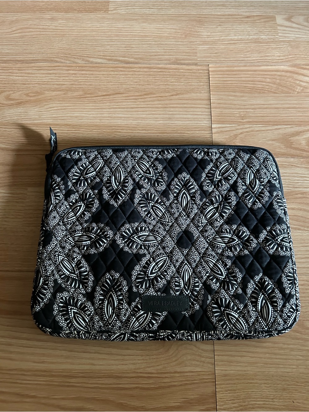 Vera Bradley Black White Paisley Quilted Laptop Sleeve